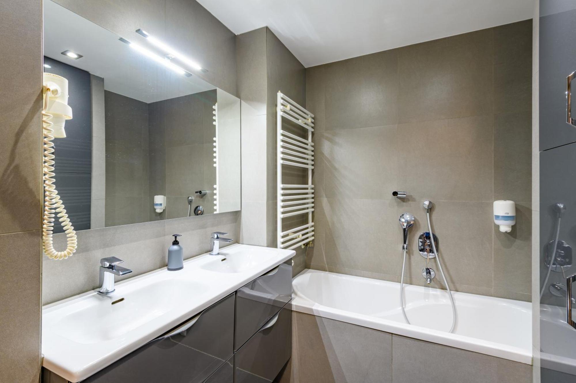Budapest Holidays Apartments & Spa Exterior photo